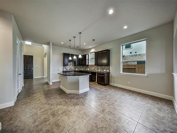 3rd image of 316 Woodway Dr