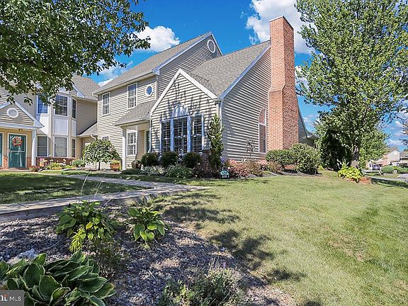 2nd image of 118 Lavender Ln