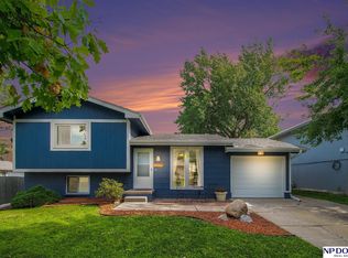 12911 Browne St, Omaha, NE 68164