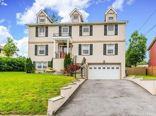54 Parkway E, Yonkers, NY 10701