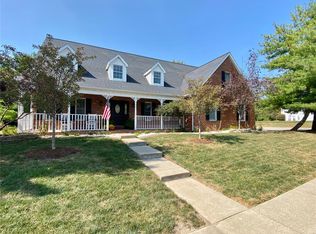 1075 Catalpa Dr, O'Fallon, IL 62269