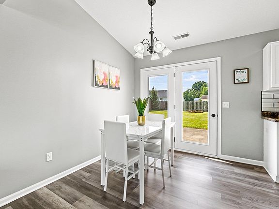 5th image of 1408 E Louise Dr