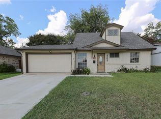 4005 Yellowstone St, Irving, TX 75062