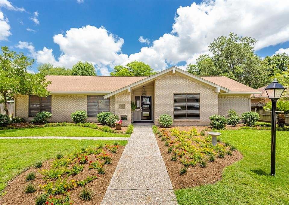 1st image of 3719 Evergreen Dr