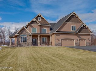 10553 E Nighthawk Cir, Palmer, AK 99645