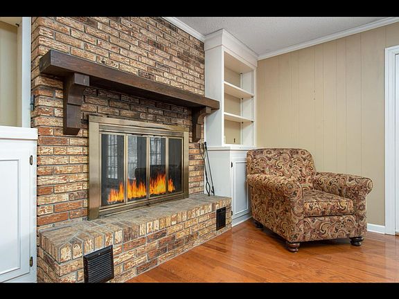 3rd image of 1603 Church St