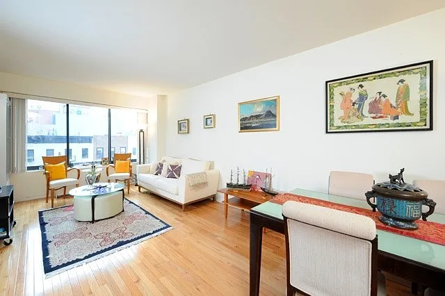 200 E 61st St APT 5C photo 1