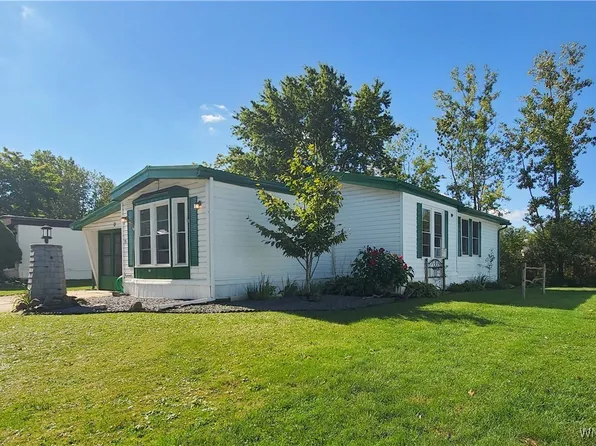 55 Waterview Pkwy, Hamburg, NY 14075