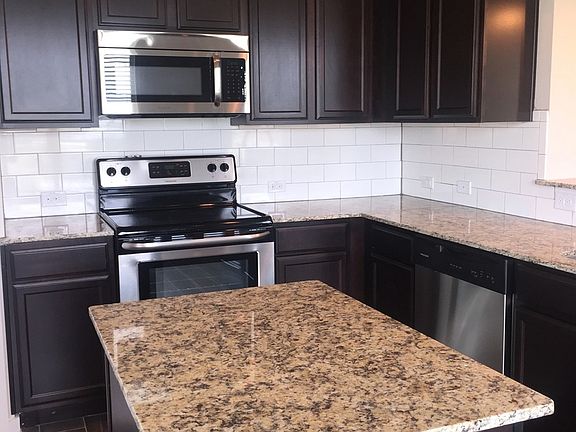 4th image of 1039 Skyview Ct