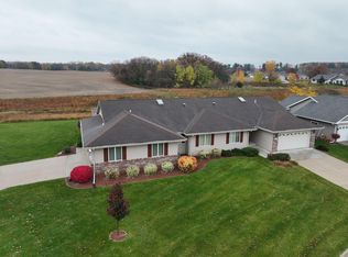 4302 Greenbriar Dr, Janesville, WI 53546