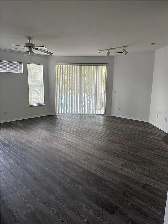 2 bed, 2.0 bath, 1064 sqft, $1,700 — Photo 4