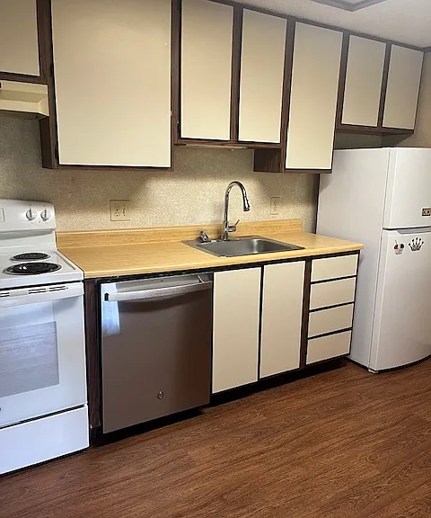 Summerside Apartments — Photo 4