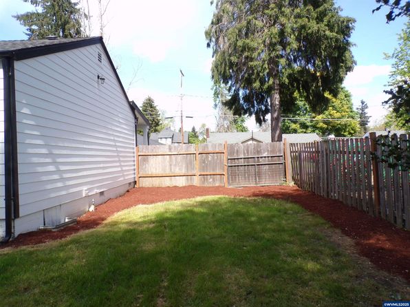 870 W Lincoln St, Woodburn, OR 97071