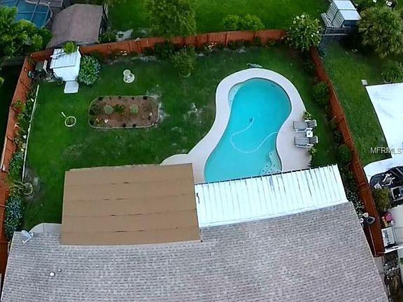 3rd image of 66 Carriage Hill Cir
