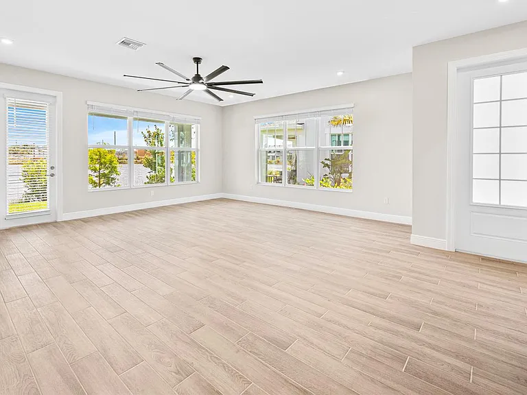 3552 NW Solange Ct — Photo 8