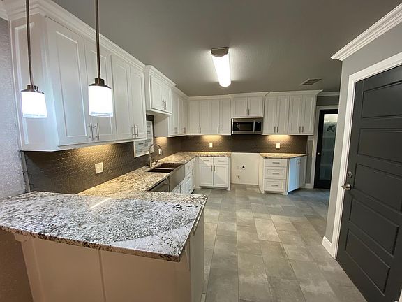 5th image of 4604 Wilshire Dr