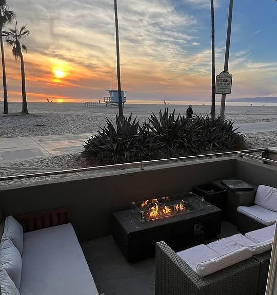 3005 Ocean Front Walk #A — Photo 1