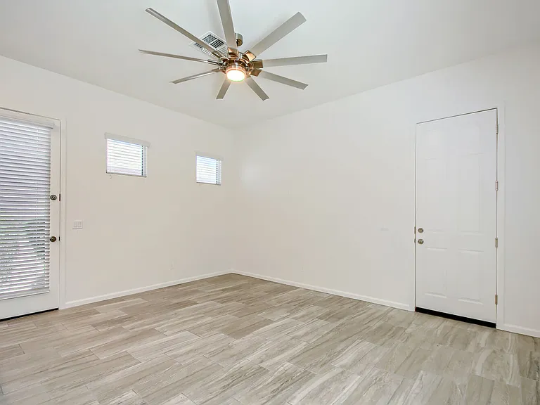 10443 W Nosean Rd #B — Photo 5