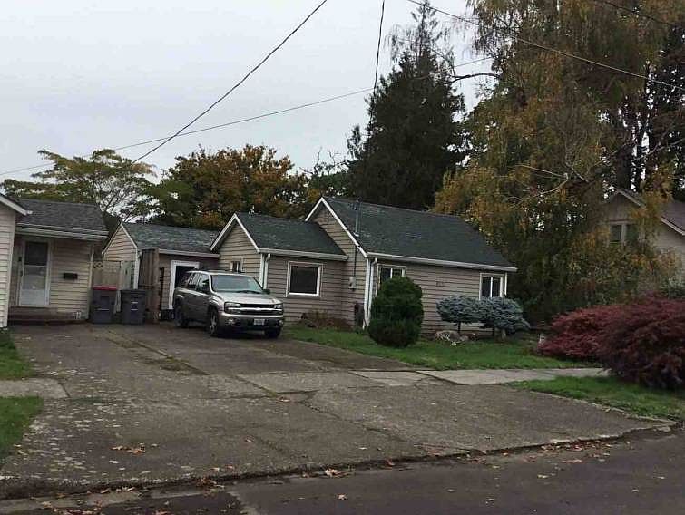 1st image of 831 SE Vine St