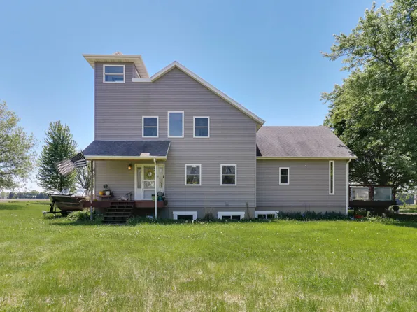 12014 Prairie Center Rd, Clinton, IL 61727