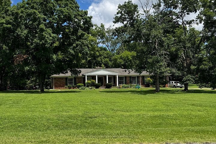 1st image of 914 Waterswood Dr