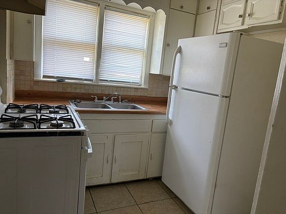2nd image of 140 Linwood Ave #3