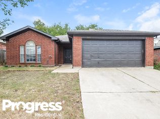 2424 Laurel Hill Ln, Fort Worth, TX 76133