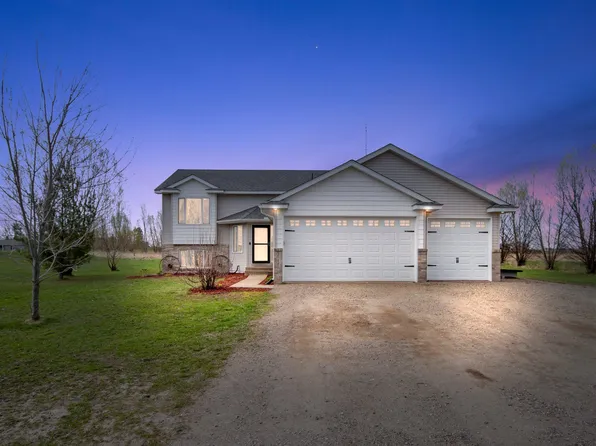 5042 Olson Memorial Dr, Pine City, MN 55063