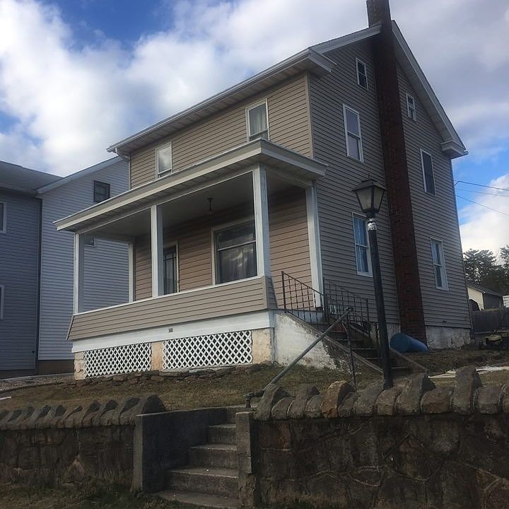 2nd image of 415 White St