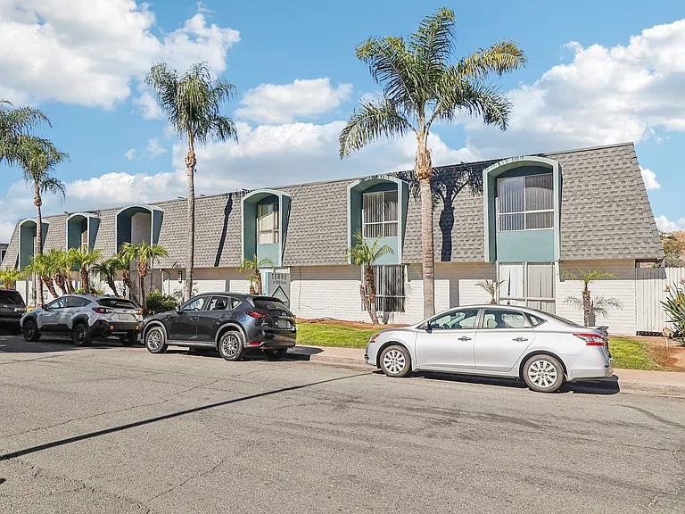 Terre at 1038 Peach — Photo 17