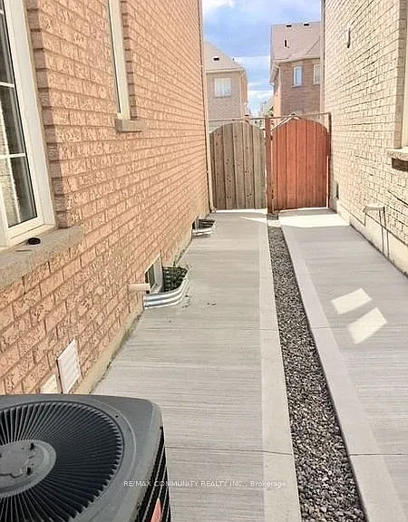 50 Geddington Cres — Photo 5