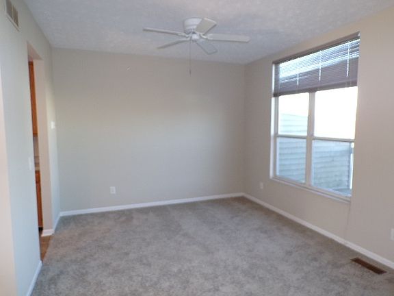 5th image of 808 Horseshoe Ln