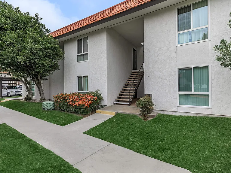 Pacific Palms — Photo 7