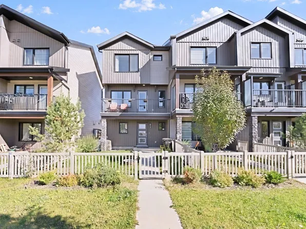 612 Kinglet Blvd NW, Edmonton, AB T5S 0S9