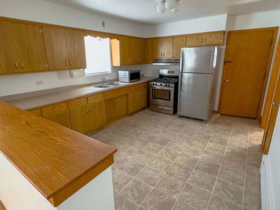2nd image of 3602 Clarence Ave #2