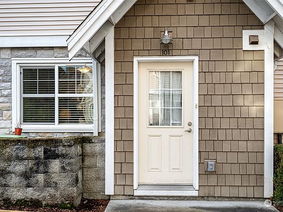 3rd image of 16420 NE 91st Street #101