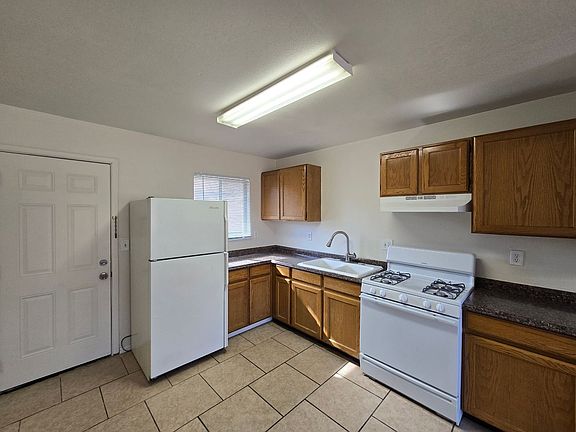 4th image of 74029 Cactus Dr APT B
