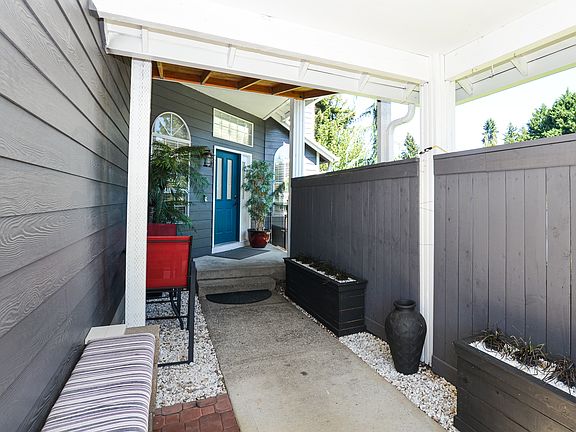 2nd image of 2808 NE 87th Cir