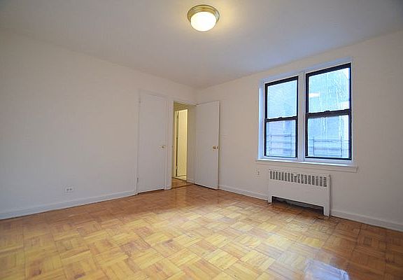 3rd image of 930 Sheridan Ave #6E