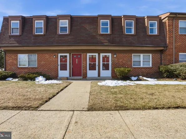 1242 Liberte Ct, Burlington, NJ 08016