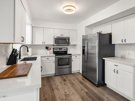4th image of 1565 W KEATING Avenue
