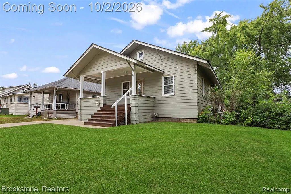 2 bed, 1.0 bath, 1312 sqft, $2,300 — Photo 1