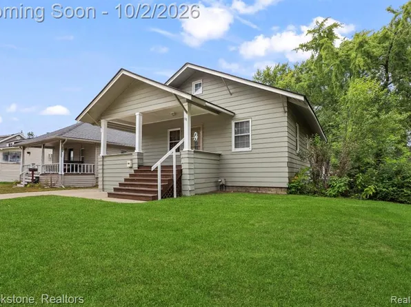 111 E Tacoma St, Clawson, MI 48017