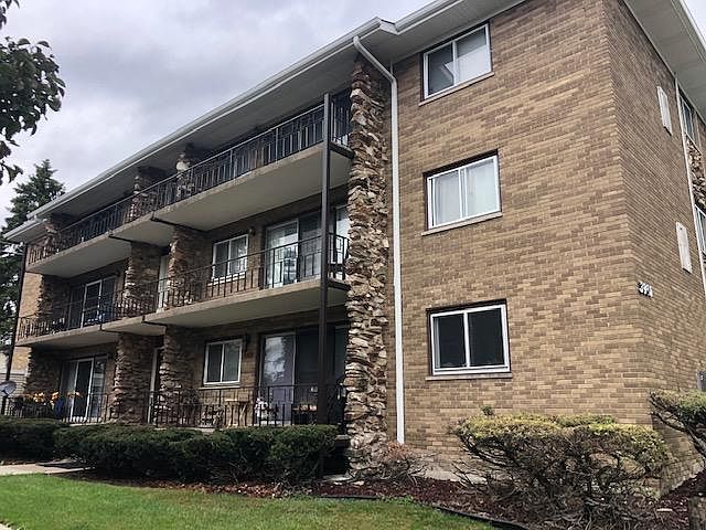1st image of 3920 W 115th Pl #3A