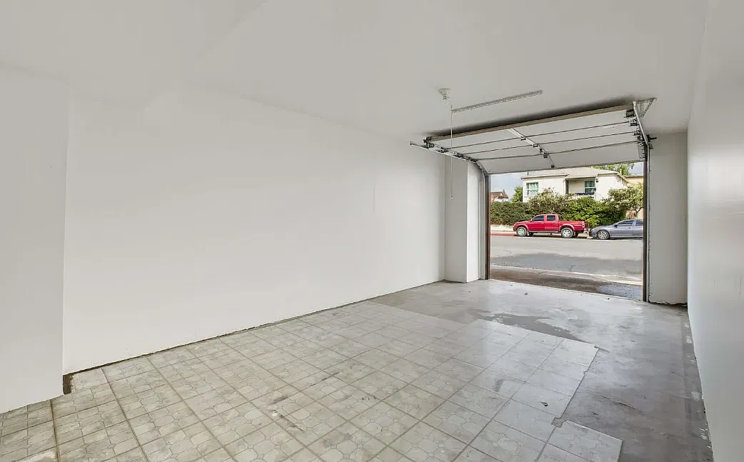 2 bed, 650 sqft, $2,150 — Photo 3