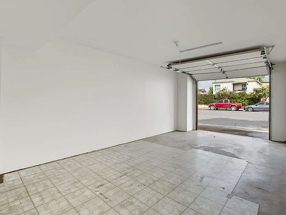 3rd image of 171 20th St #171