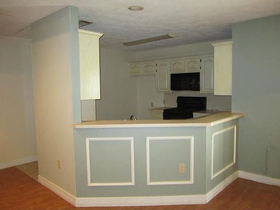 3rd image of 2211 Taft Ave