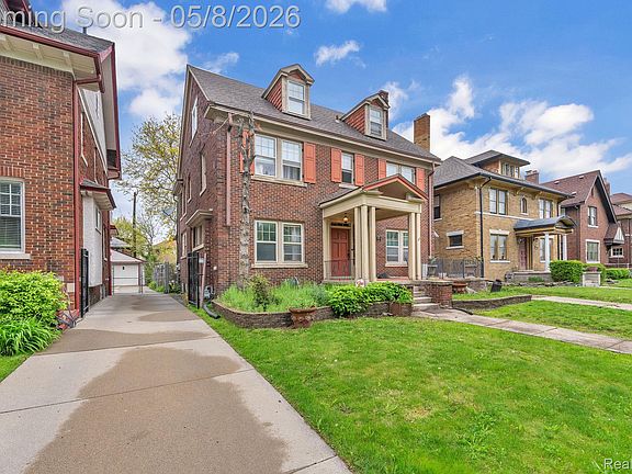 3rd image of 1990 Edison St