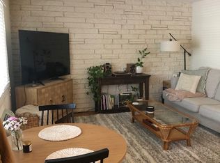 708 W Roosevelt Rd APT B6, Wheaton, IL 60187