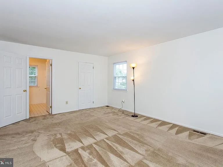 1112 Evergreen Ave — Photo 10
